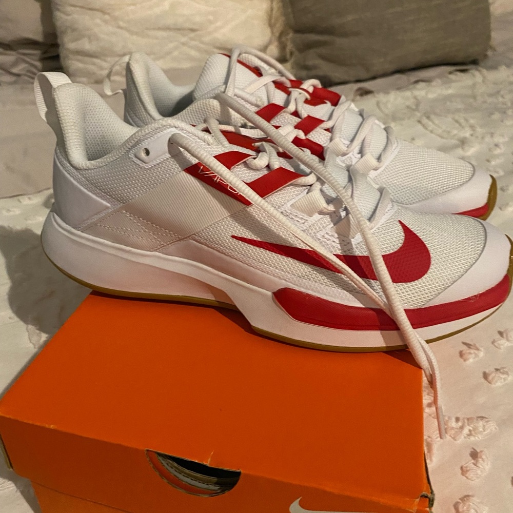*RARE* Women’s NIKE Vapor Lite HC - size 7